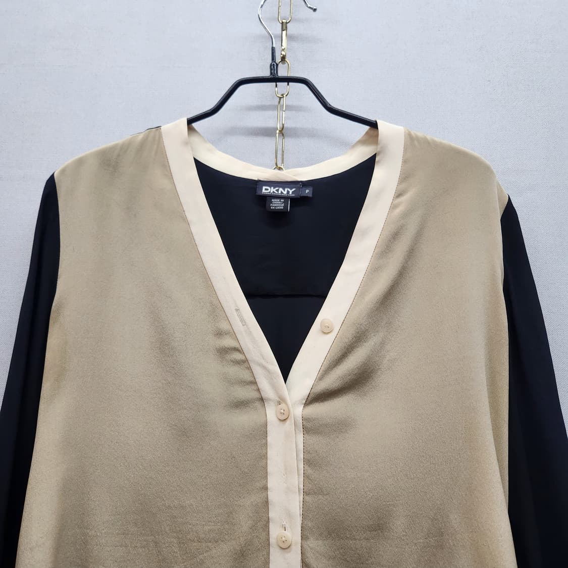 DKNY 배색 셔츠형 실크 블라우스 P(M) 상품이미지2