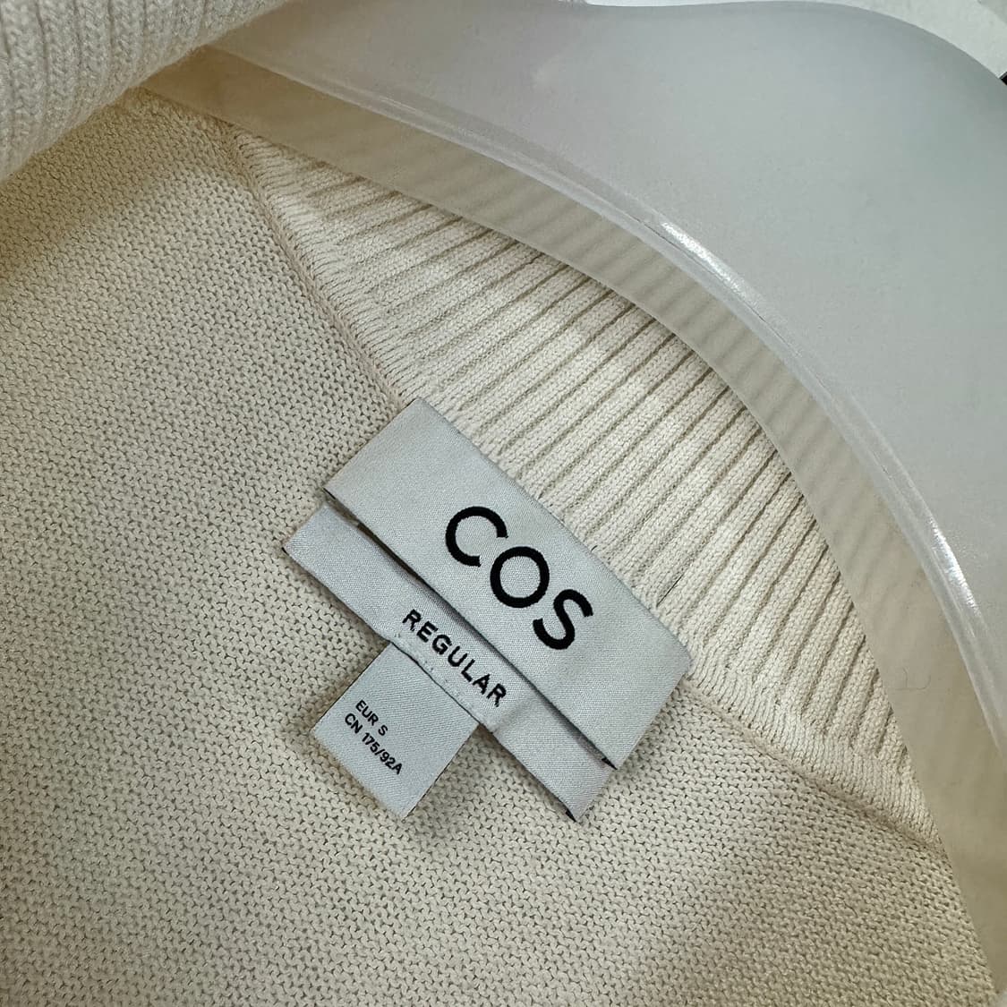 코스 COS 오픈 칼라 니트 탑 상품이미지3