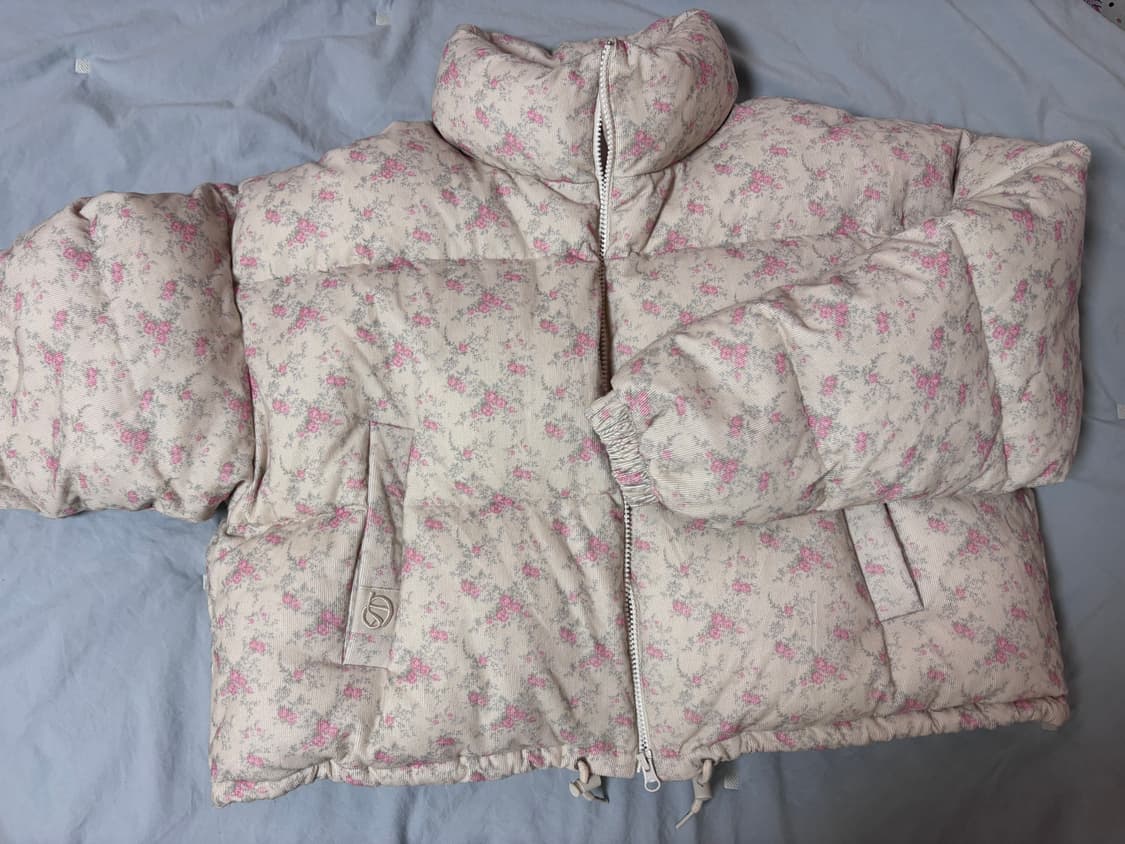 실사O) 소프트서울 포기 플라워 숏 패딩 (크림) 상품이미지2