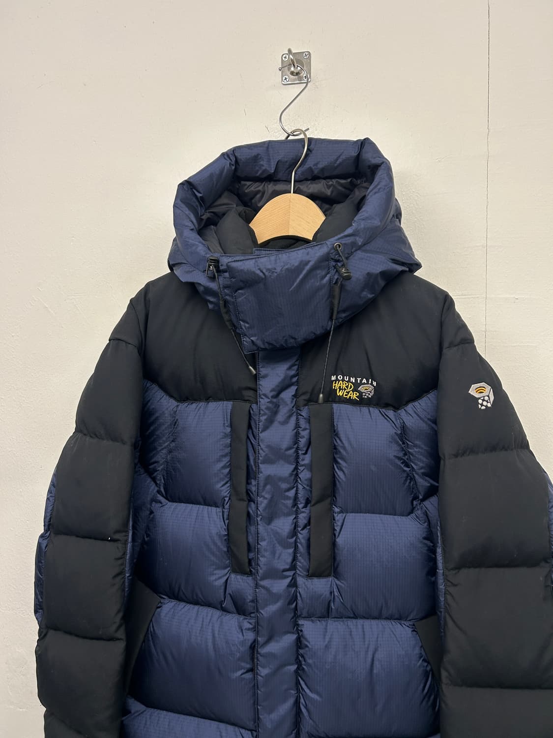 마운틴하드웨어 패딩 자켓 상품이미지2