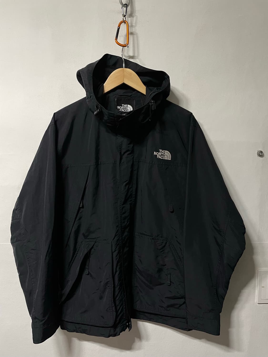 노스페이스 바람막이 자켓 상품이미지1