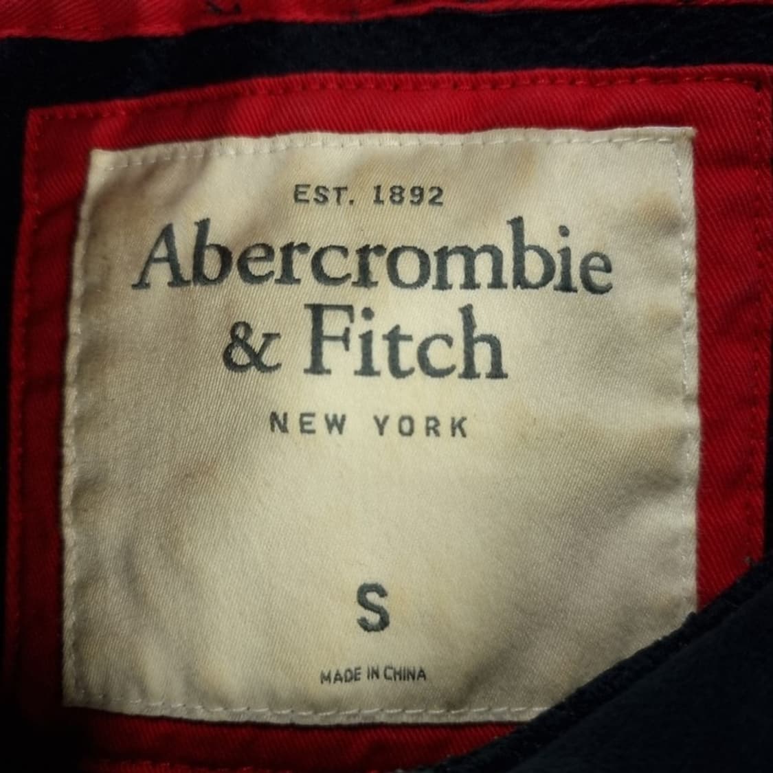 [아베크롬비] Y2K 빅로고 패치 후드티 네이비 M18861 상품이미지6