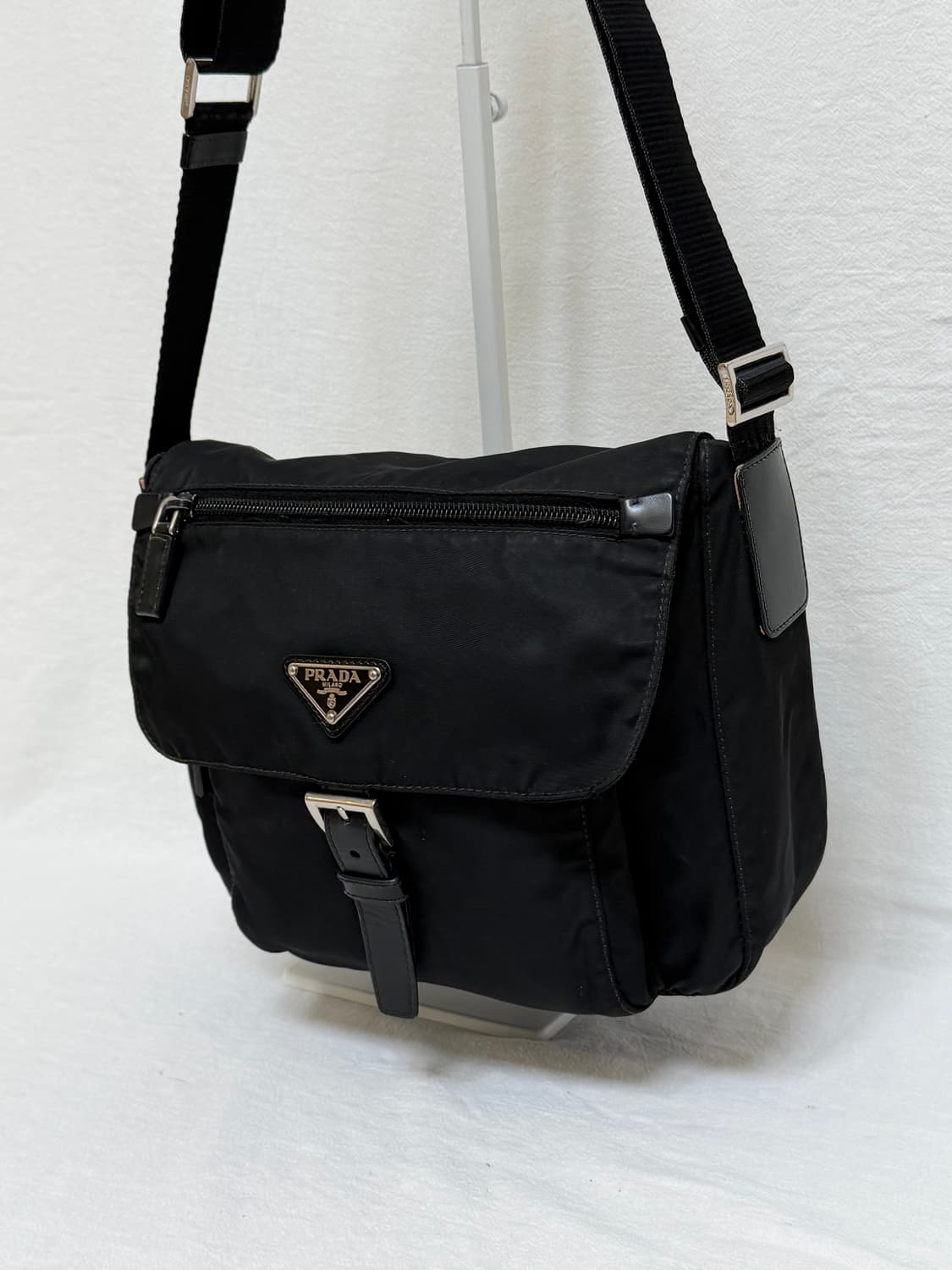 정품 프라다 나일론 메신저 크로스백 블랙 주우재백 상품이미지6