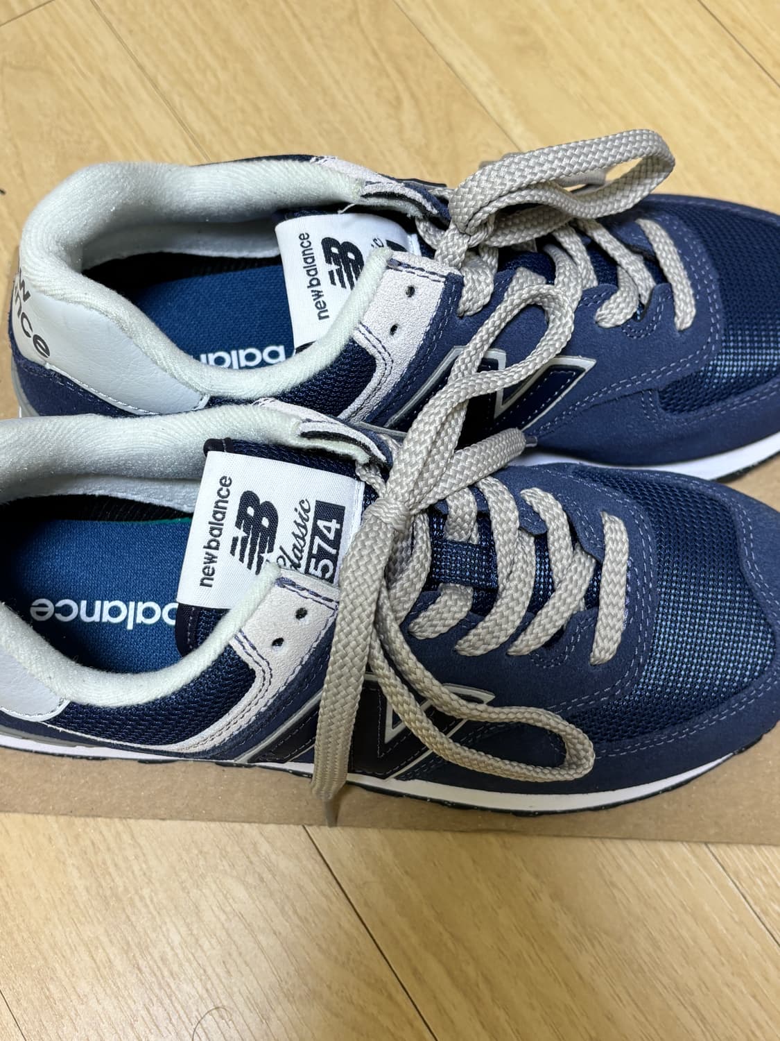 뉴발란스 574 네이비 색상 235 상품이미지1