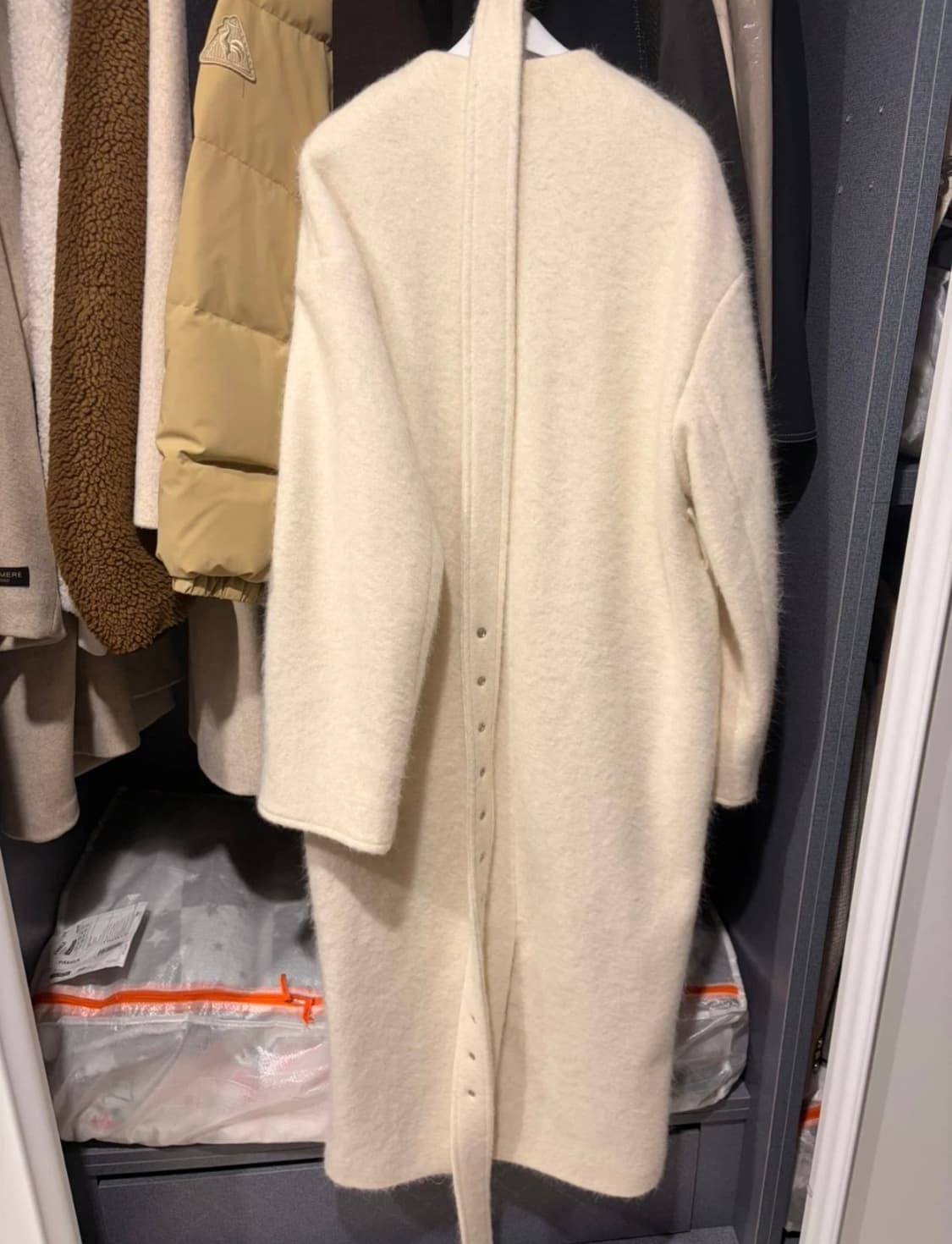 마론에디션 크림 스페셜 앙고라 롱코트 상품이미지5