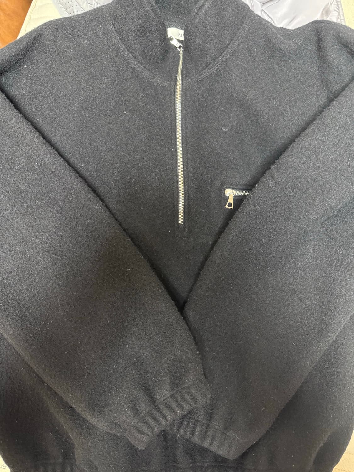 [L]리에르 하프 플리스 블랙 상품이미지1