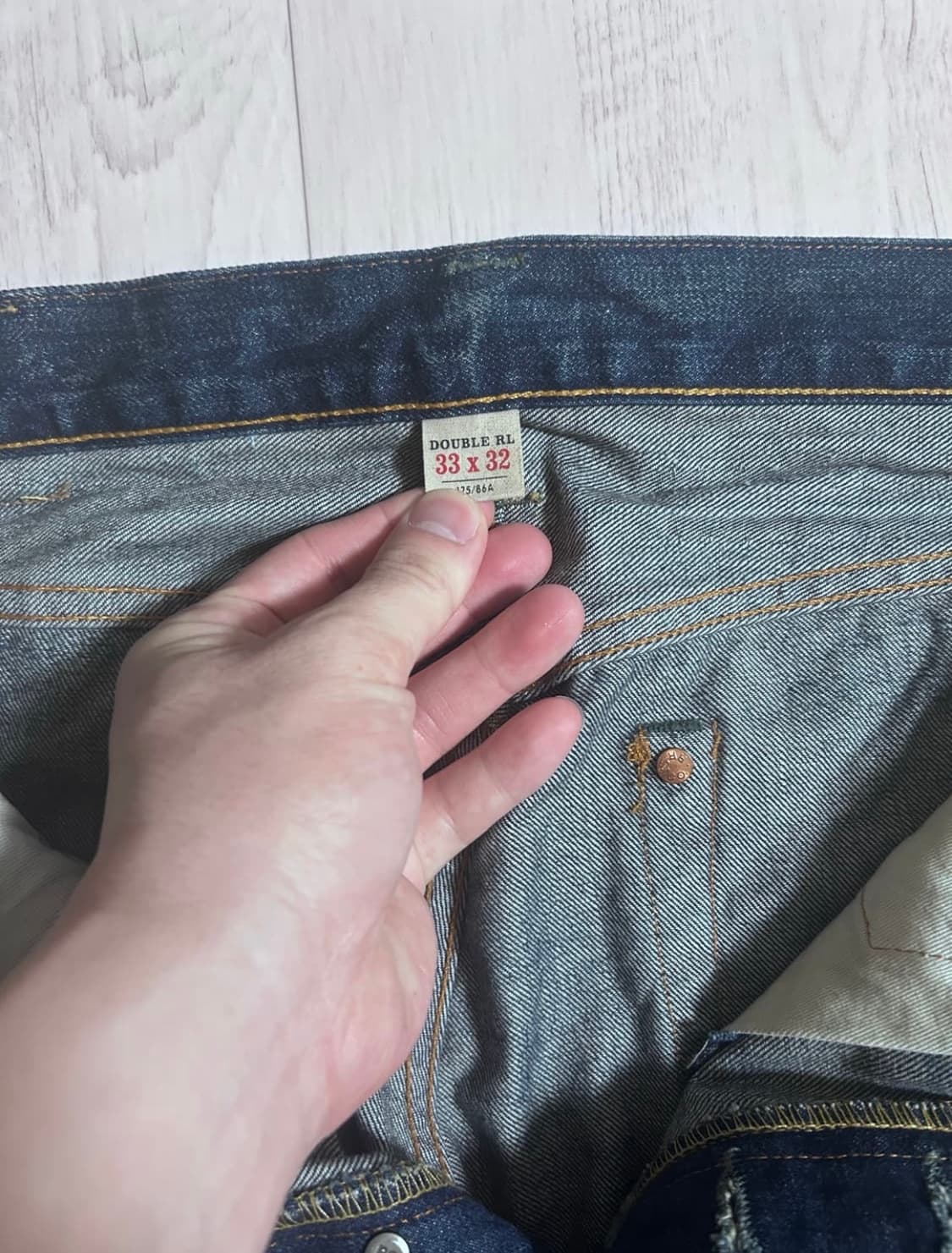 RRL 스트레이트 핏 홀리 워싱 데님 진 33x32 상품이미지4