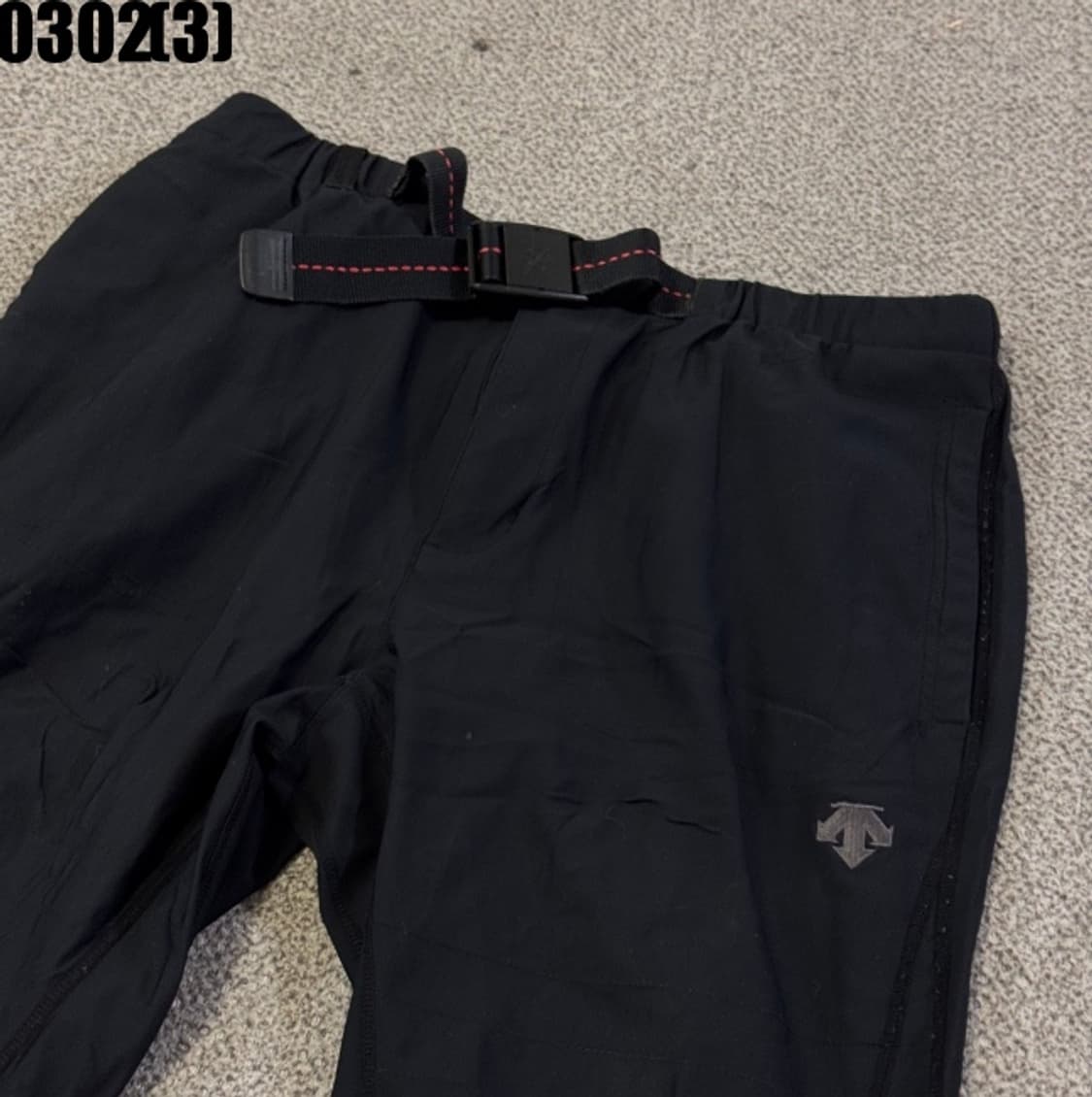 데상트 트레이닝 팬츠 상품이미지2