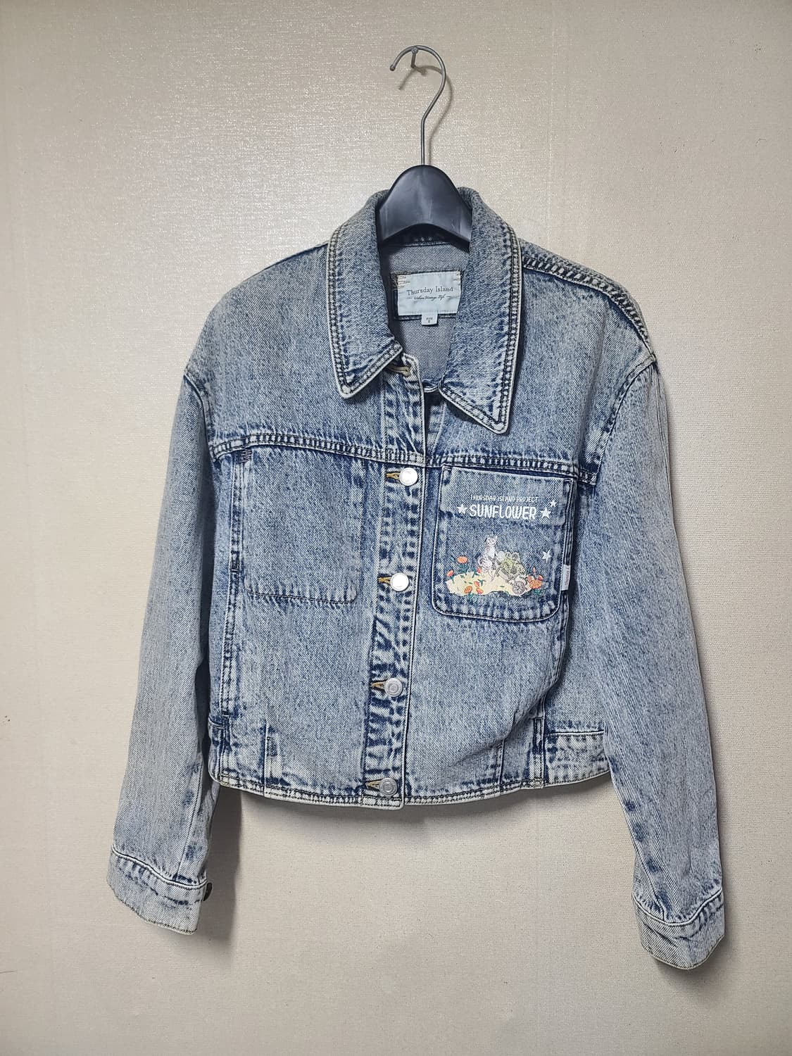 써스데이아일랜드 셔츠카라 데님 숏자켓 상품이미지1