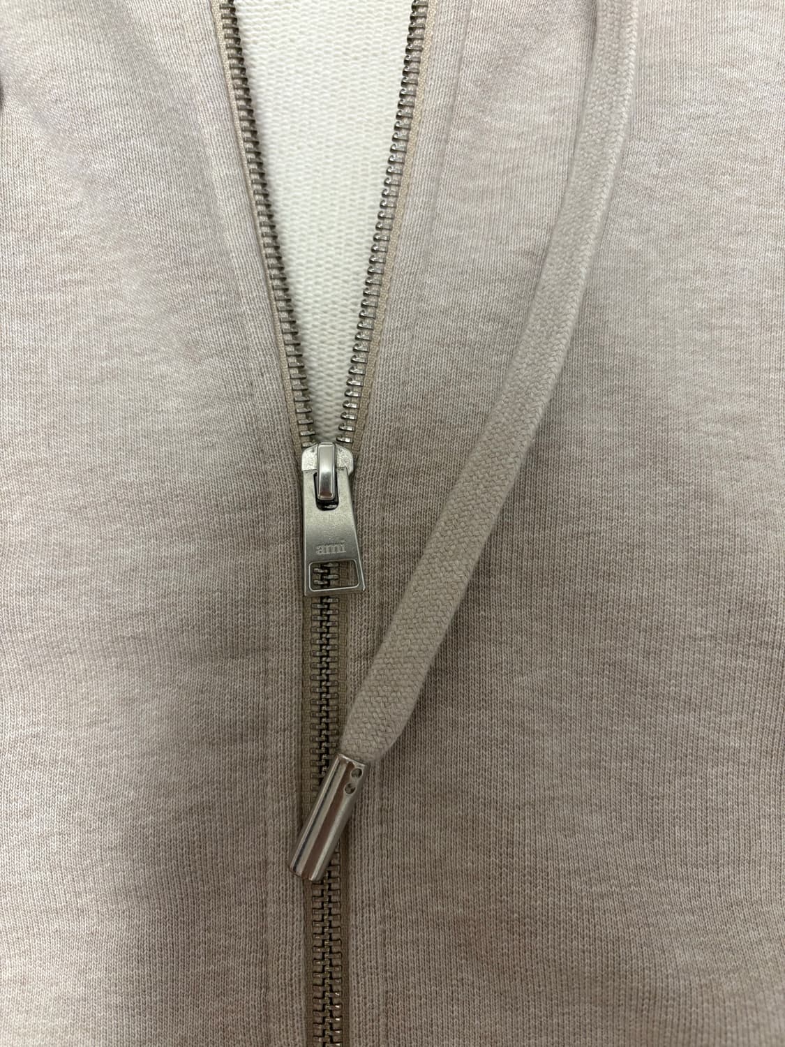 아미 스몰 하트 로고 후드집업 베이지 상품이미지3