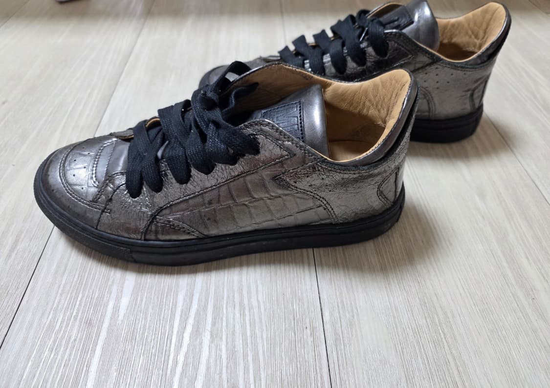 MM6 메종마지엘라 건메탈 실버 로우탑 스니커즈 37
 상품이미지3