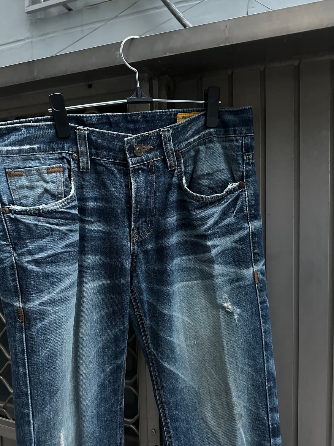 Upset jeans fade lines destroyed denim  상품이미지3