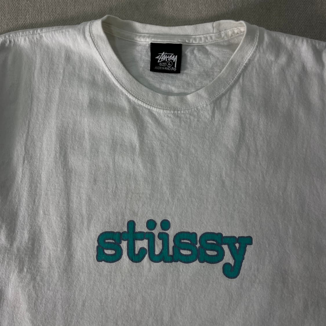 105 스투시 올드스쿨 프린팅 반팔티 상품이미지2