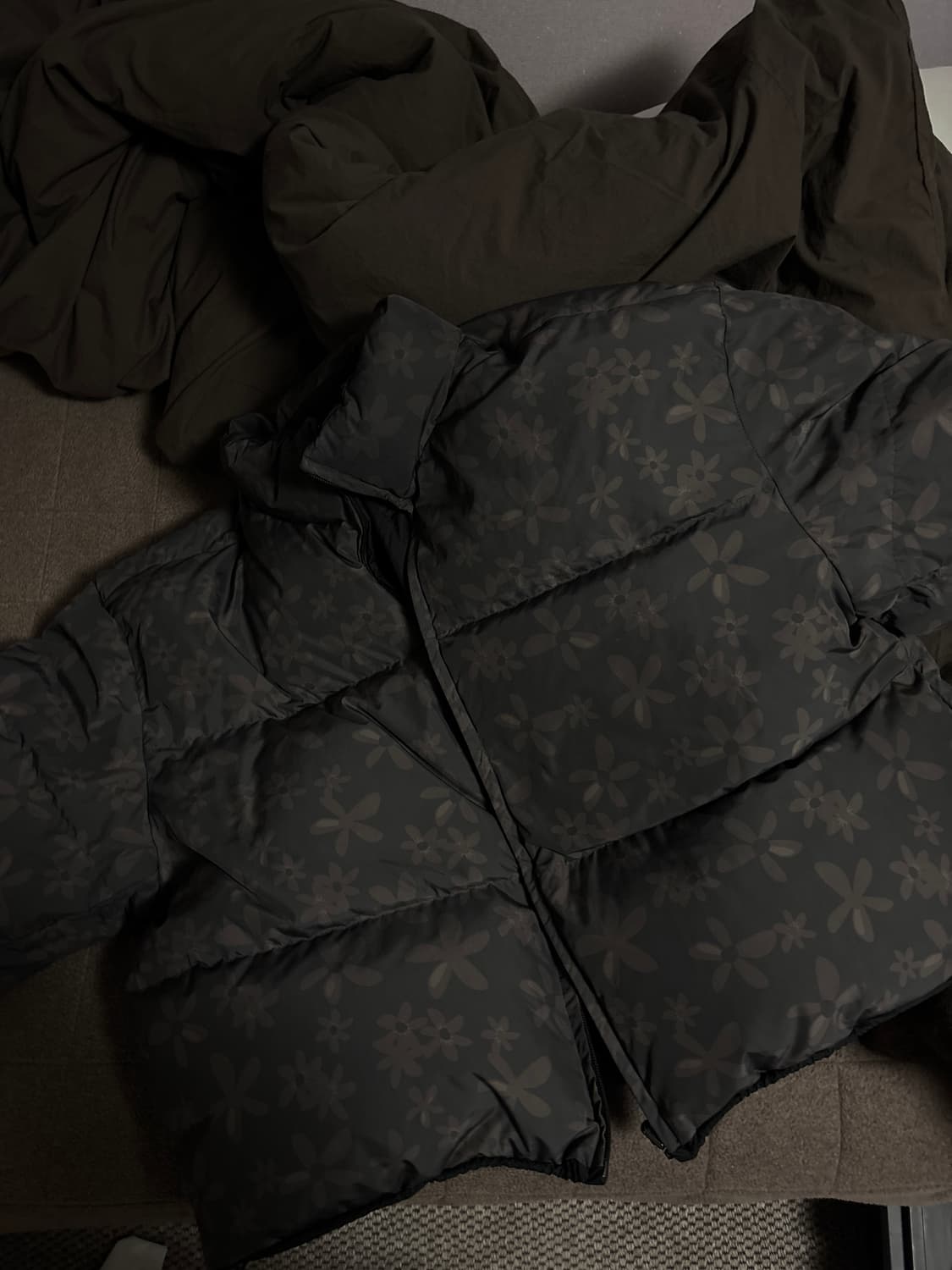 아모멘토 플라워 패딩 뉴진스 민지 착용 상품이미지4