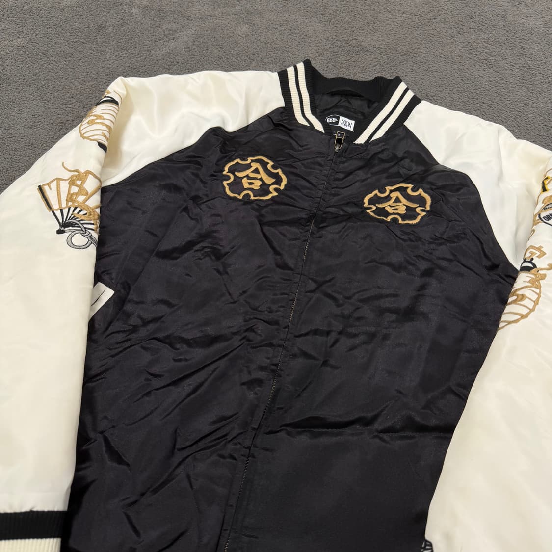 [정품/L] 뉴에라X하이브리드 빈티지 잉크 자수 스카쟌 자켓 상품이미지1