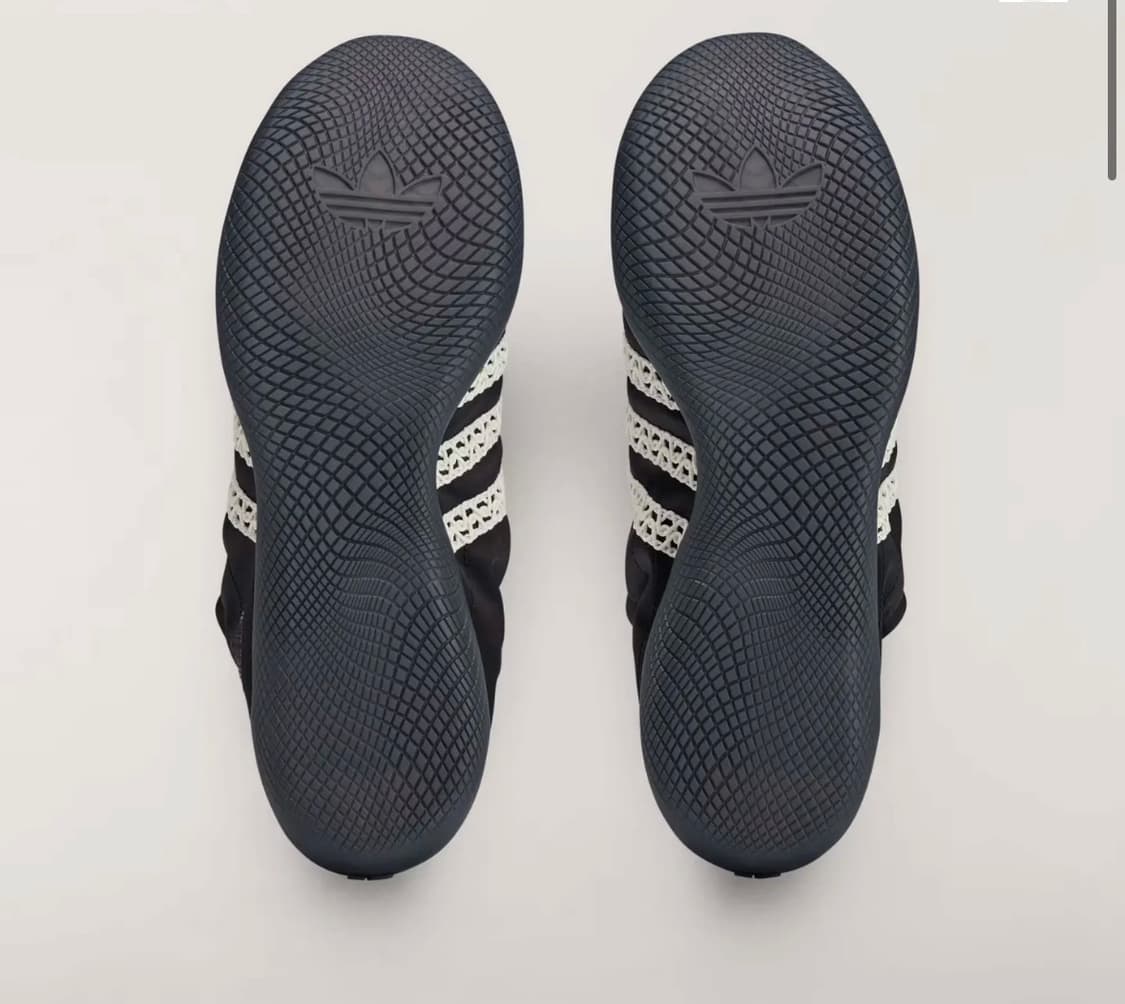 아디다스 웨일즈보너 카린타 로 새틴 슈즈 코어블랙 IH7259 상품이미지3