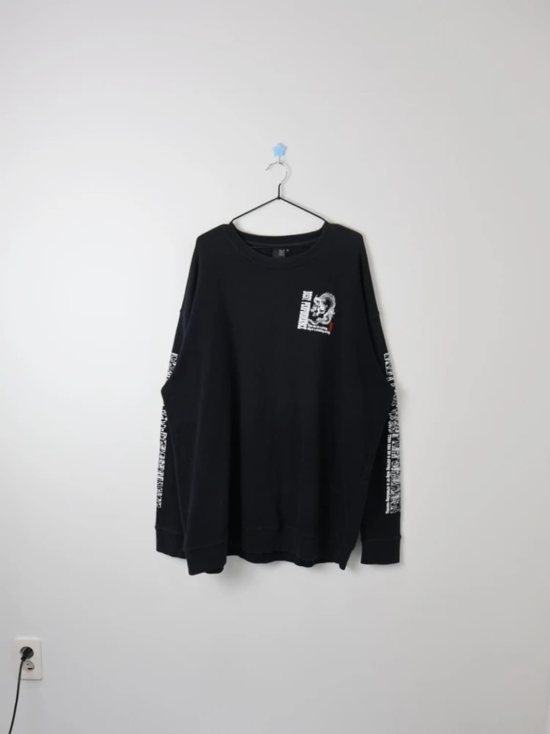 World Smack Dragon Graphic Long Sleeve 상품이미지1