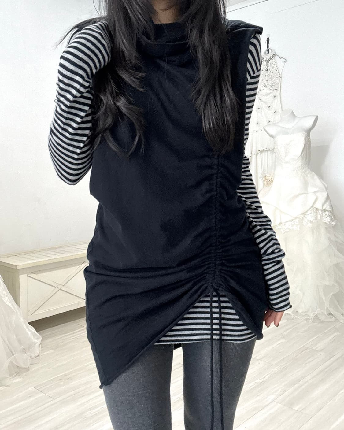 Black feminine shirring point sleeveless 상품이미지2