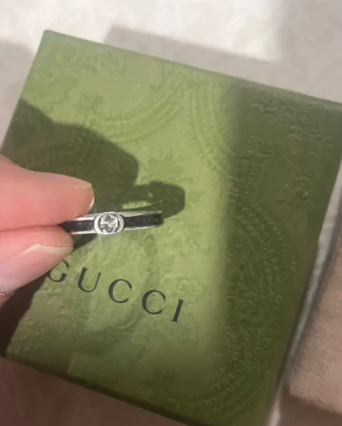 구찌 인터로킹 G 링 블랙 실버 반지 23호 상품이미지3