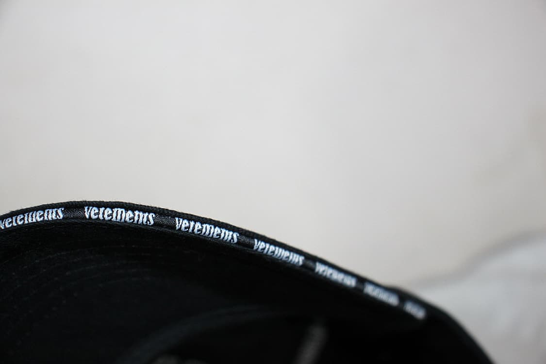 Reebook x vetements 리복 베트멍 볼캡 상품이미지8