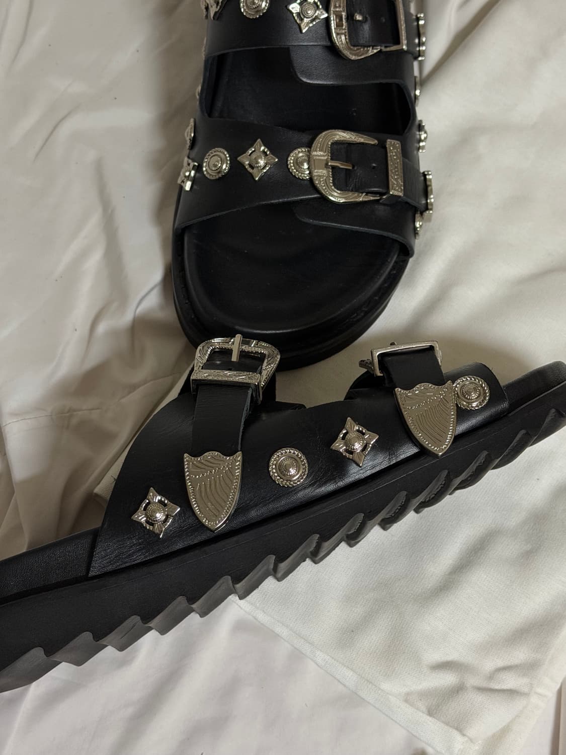 TOGA VIRILIS 토가 비릴리스 스터드 슬라이드 슬리퍼 상품이미지3