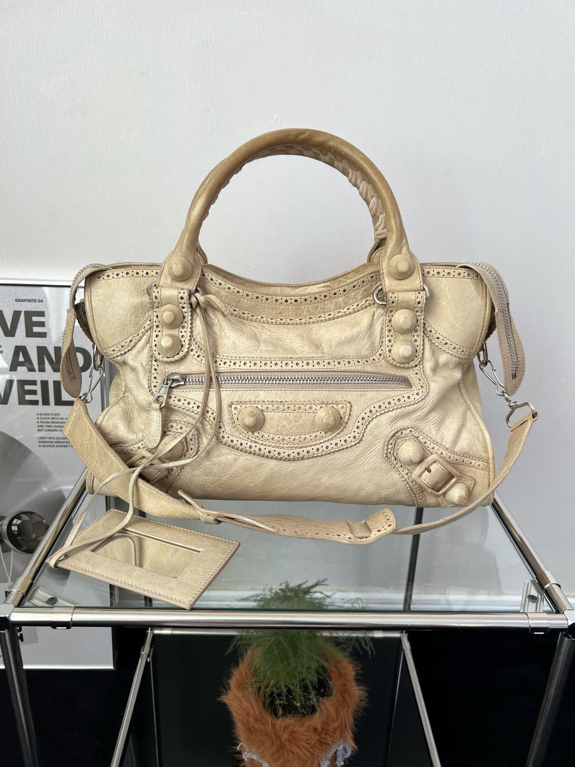 발렌시아가 모터백 상품이미지1