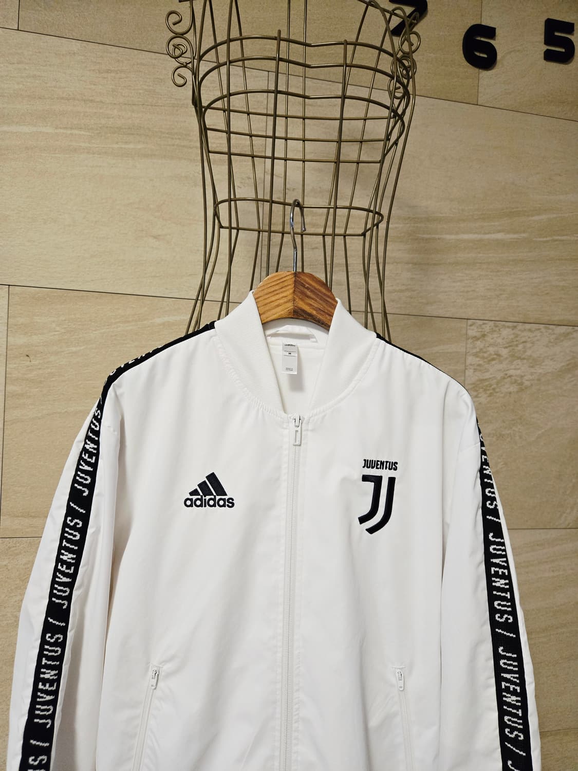 [m/95] 아디다스 유벤투스 에센셜 남성 자켓 상품이미지2
