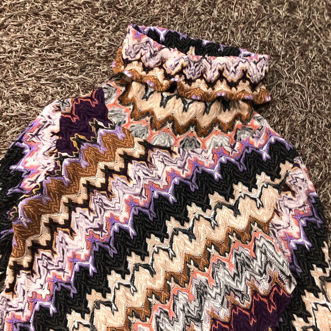 미쏘니 멀티컬러 패턴 폴라 니트 상품이미지2