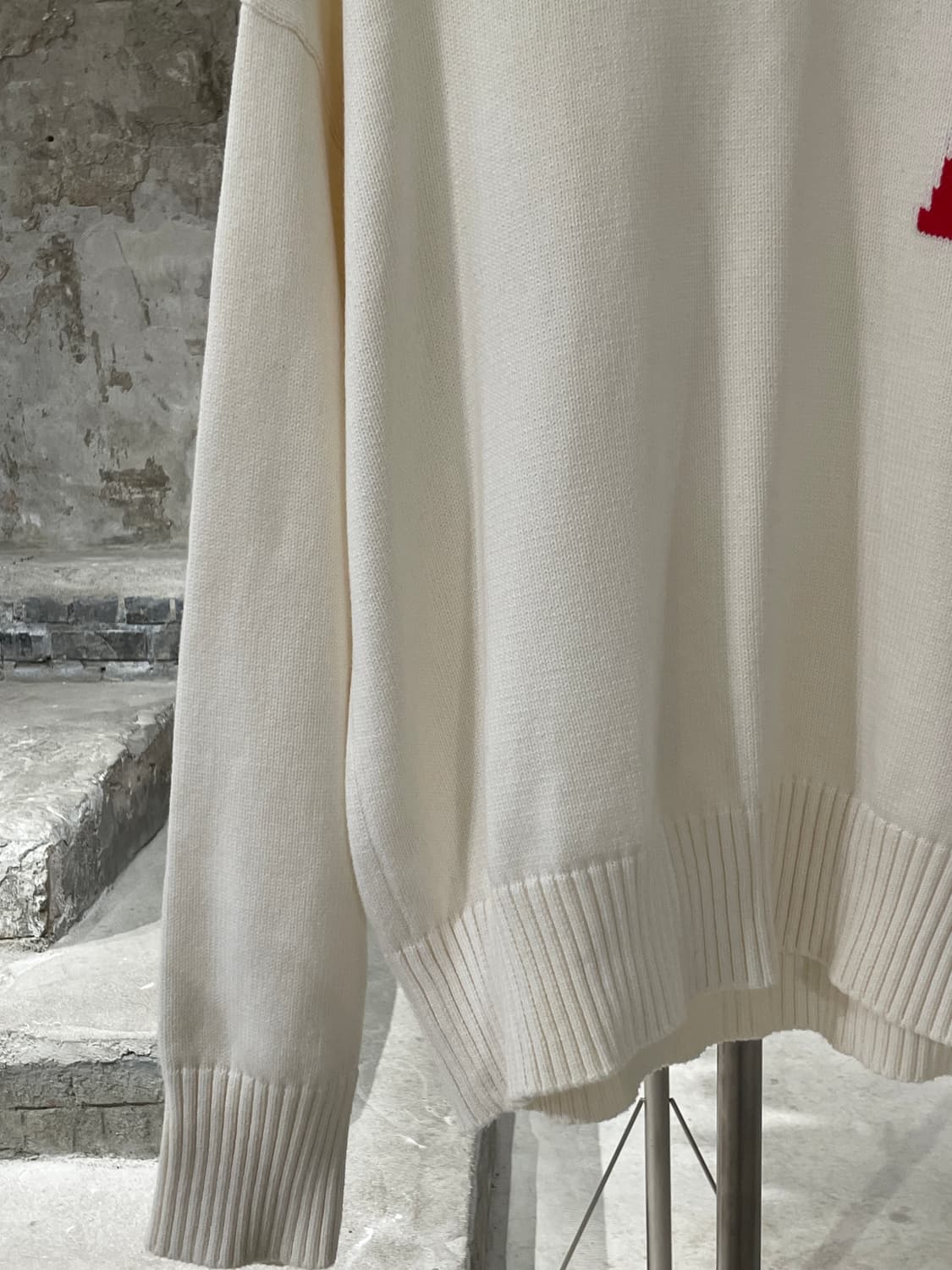 아미 오프 화이트 빅 하트 로고 인타르시아 스웨터 상품이미지4