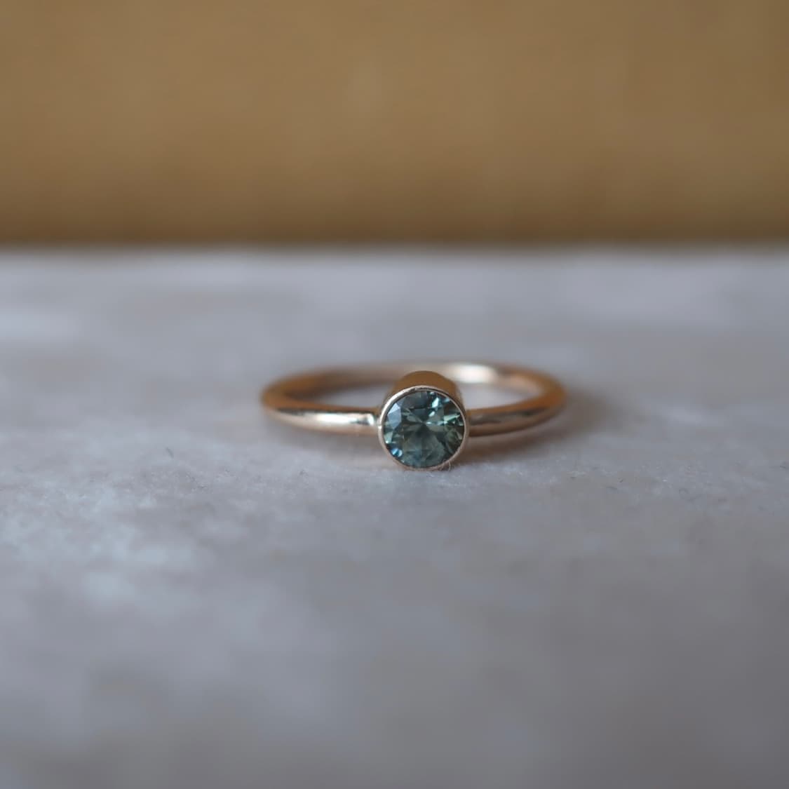 14k 그린사파이어 옐로우골드 반지 상품이미지1