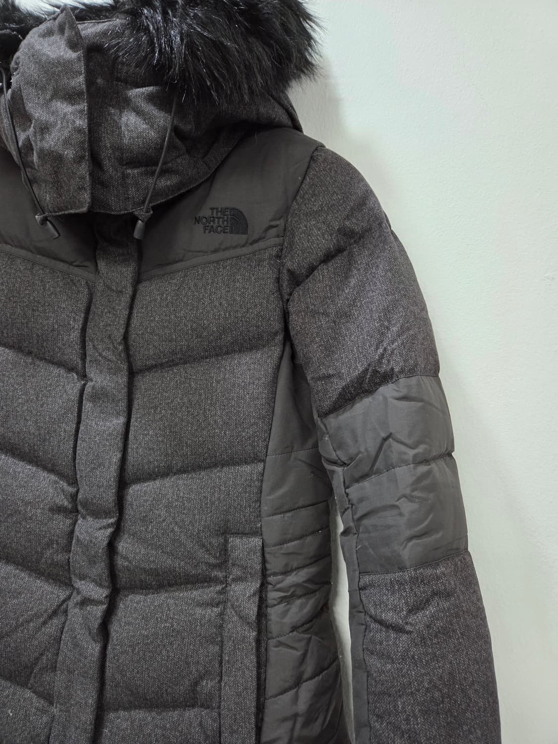 노스페이스 1211-14. 여성 울배색 구스롱패딩 챠콜 퍼후드 85 상품이미지2