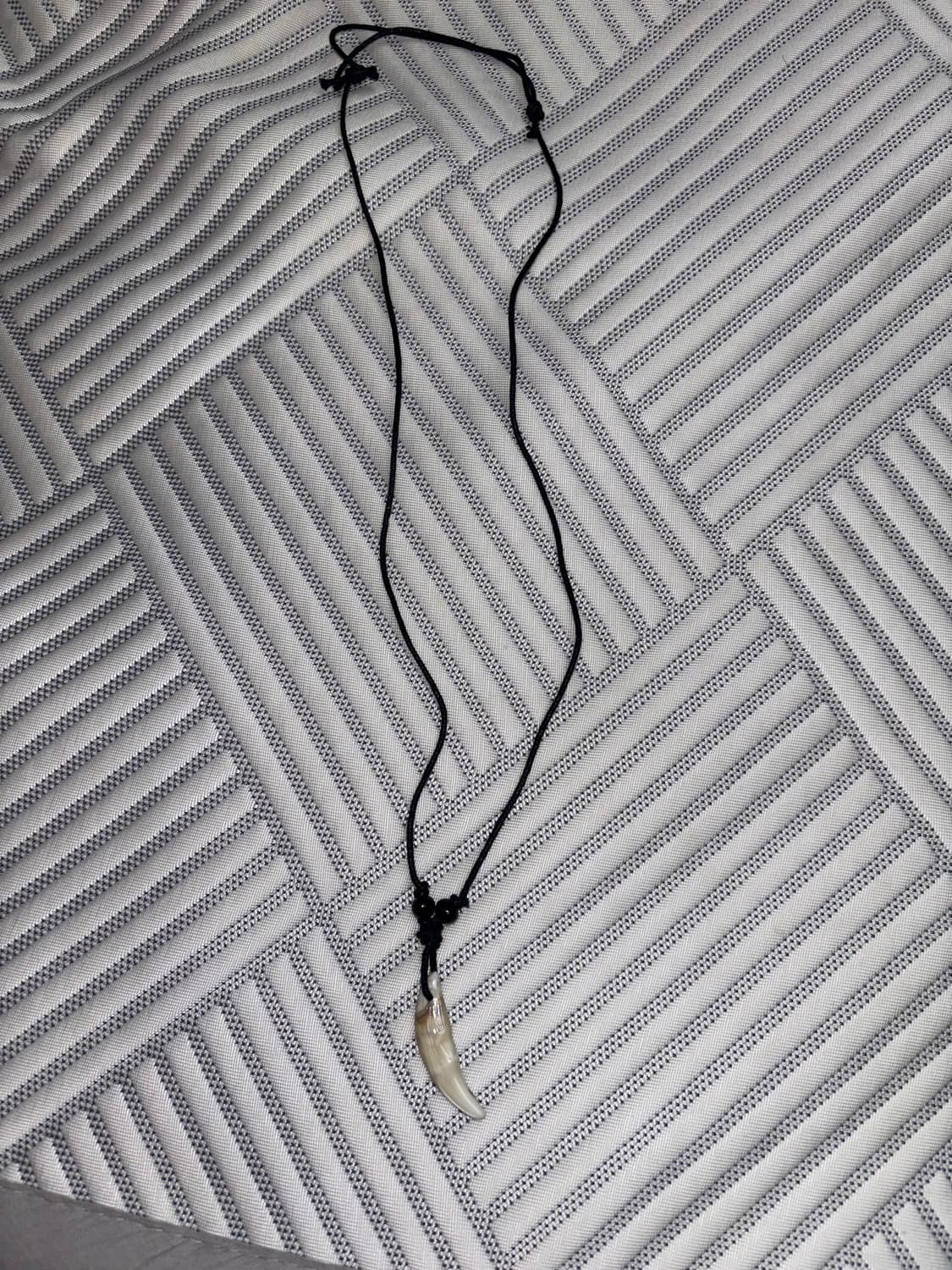 이빨 펜던트 목걸이 상품이미지1