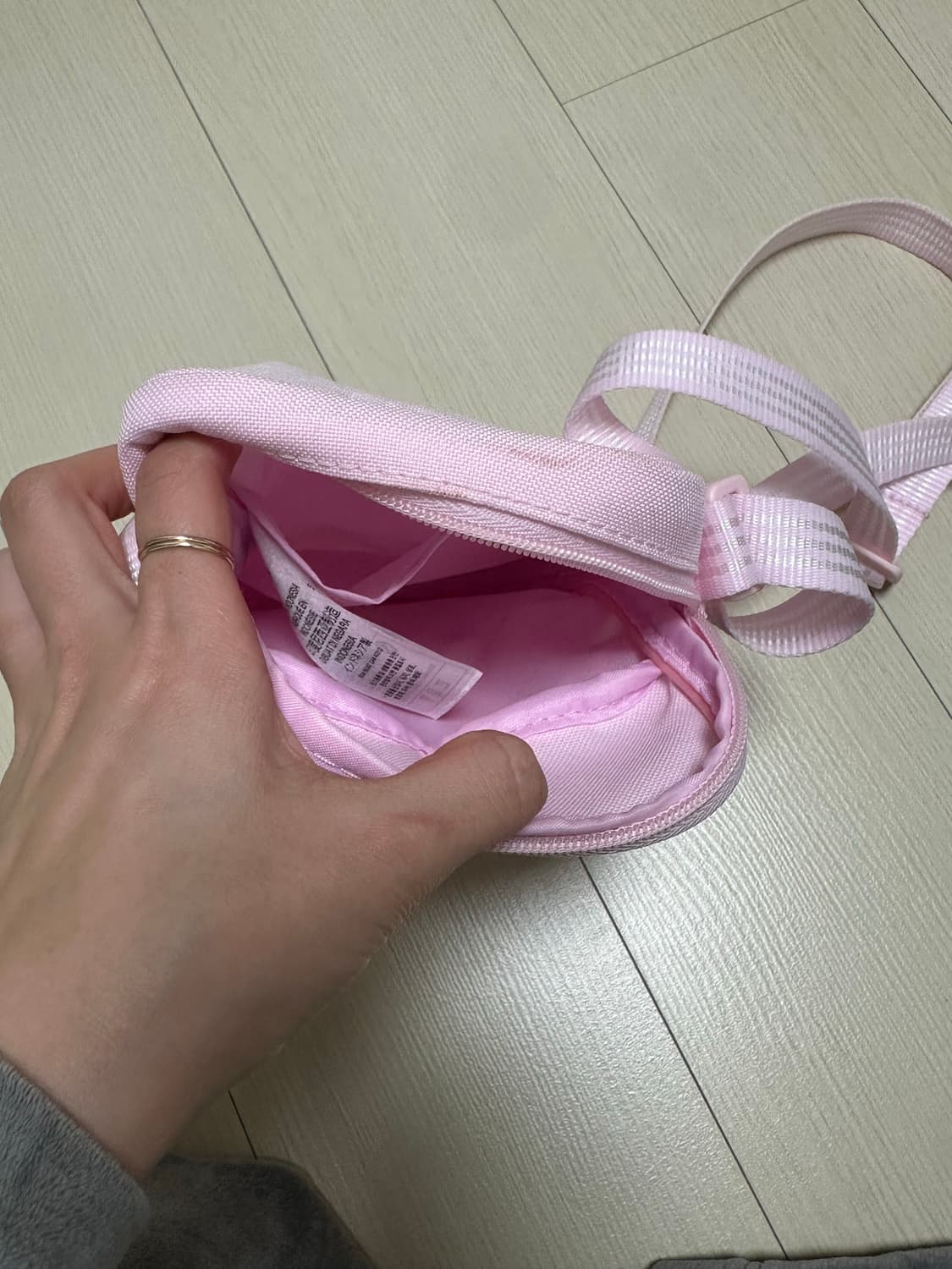 아디다스 핑크 크로스백 상품이미지3