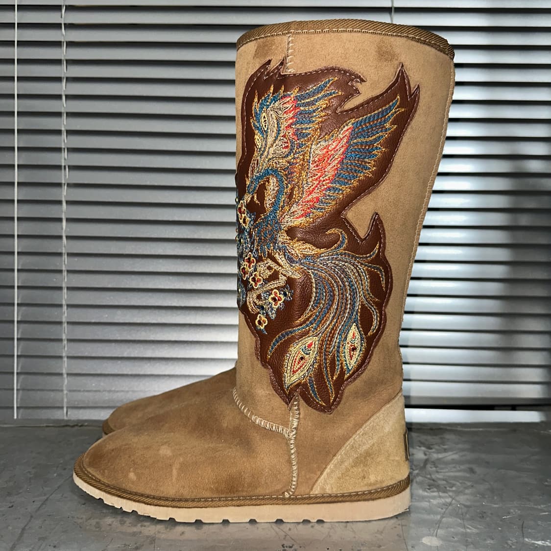 00s 리미테드 에디션 쿨라부라 봉황 패치 어그 부츠 상품이미지2