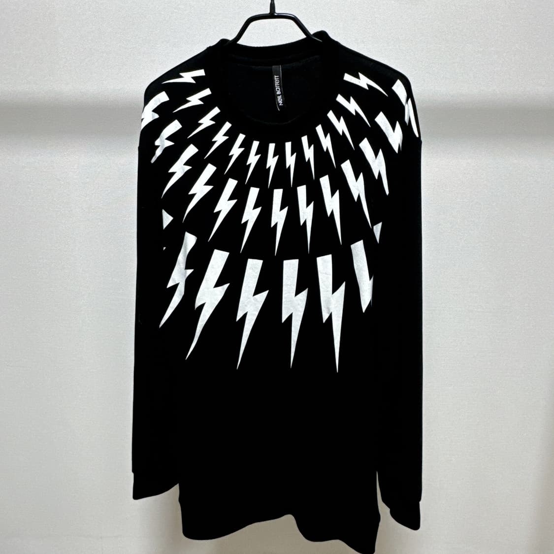 [L] 닐바렛 썬더 라이트닝 네오프렌 스트레이트 봄버 맨투맨 상품이미지1