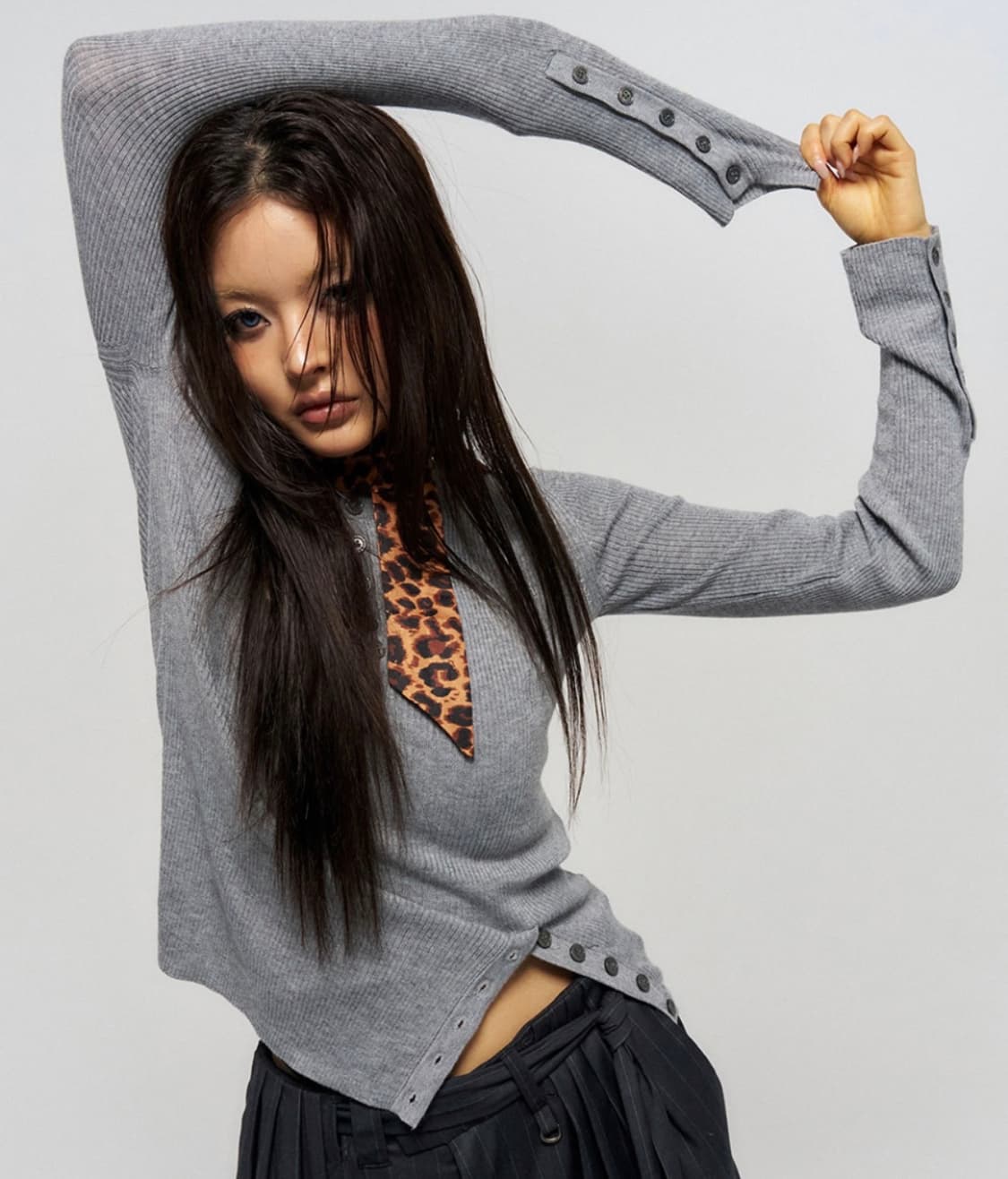 BUTTON SLIT HENLEY KNIT GREY s사이즈 상품이미지1