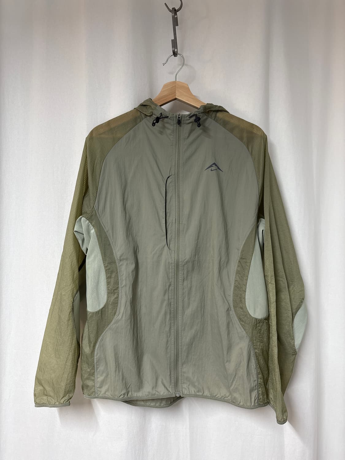 나이키 트레일 25ss 에어리즈 러닝 자켓 상품이미지1