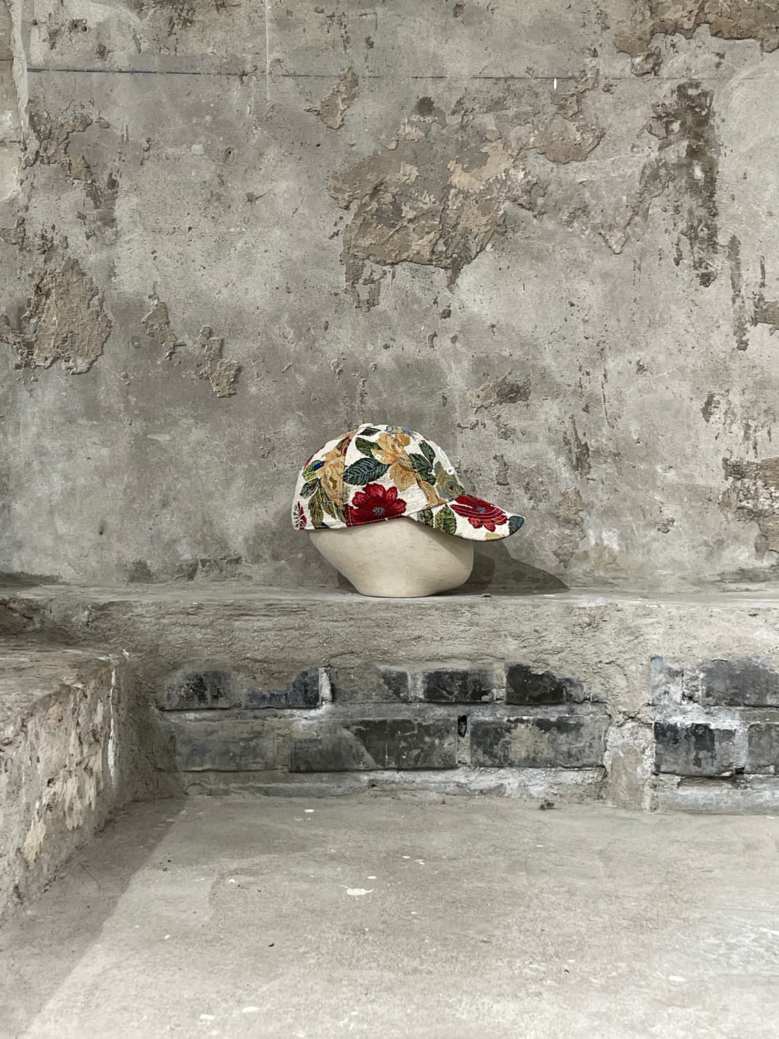 아더에러 23S/S 아이보리 커시브 trs 플로럴 볼캡 상품이미지8