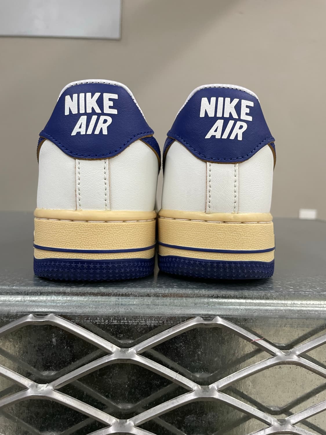 나이키 에어포스 1 세일 페일 바닐라 240 (gr-4228) 상품이미지3