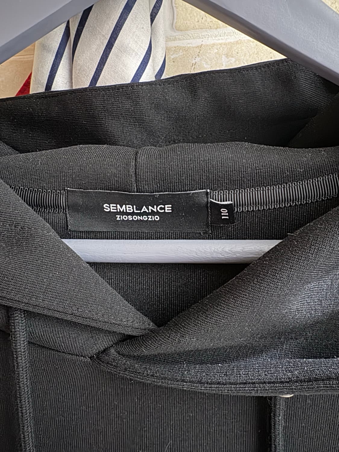 지오송지오 - 셈블런스 그라데이션 아트워크 후드 블랙 110 상품이미지8