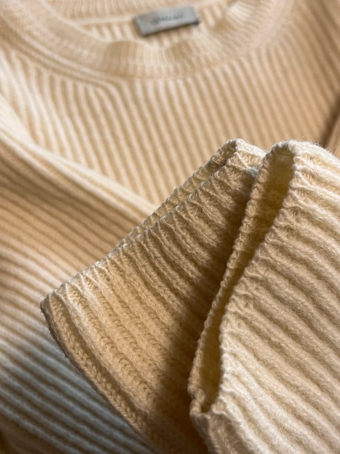 르메르 페플럼 니트 상품이미지5