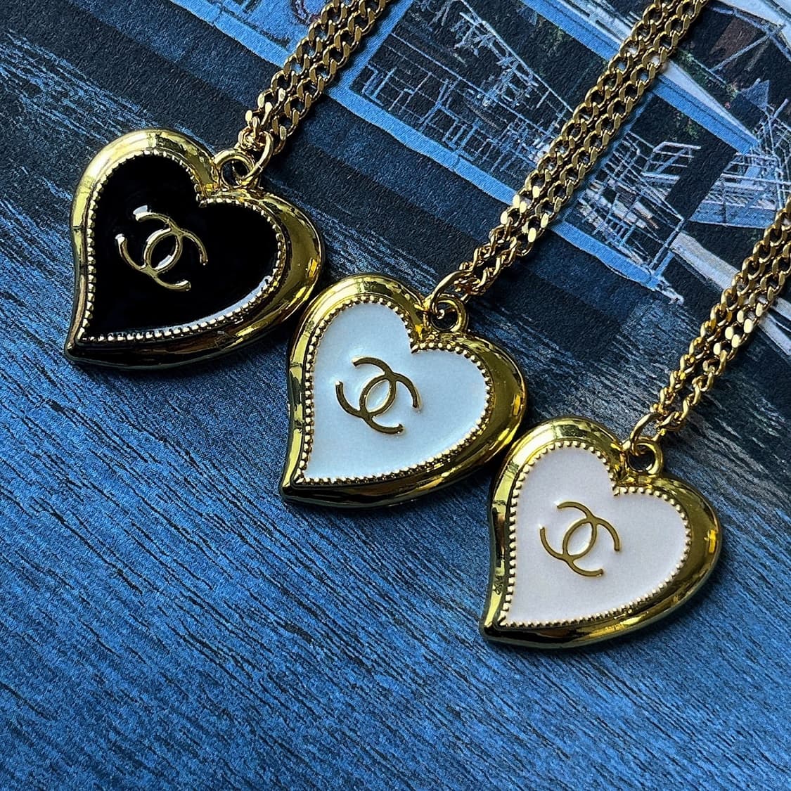 샤넬 레드벨벳 조이 하트 펜던트 업사이클링 골드 목걸이 상품이미지2