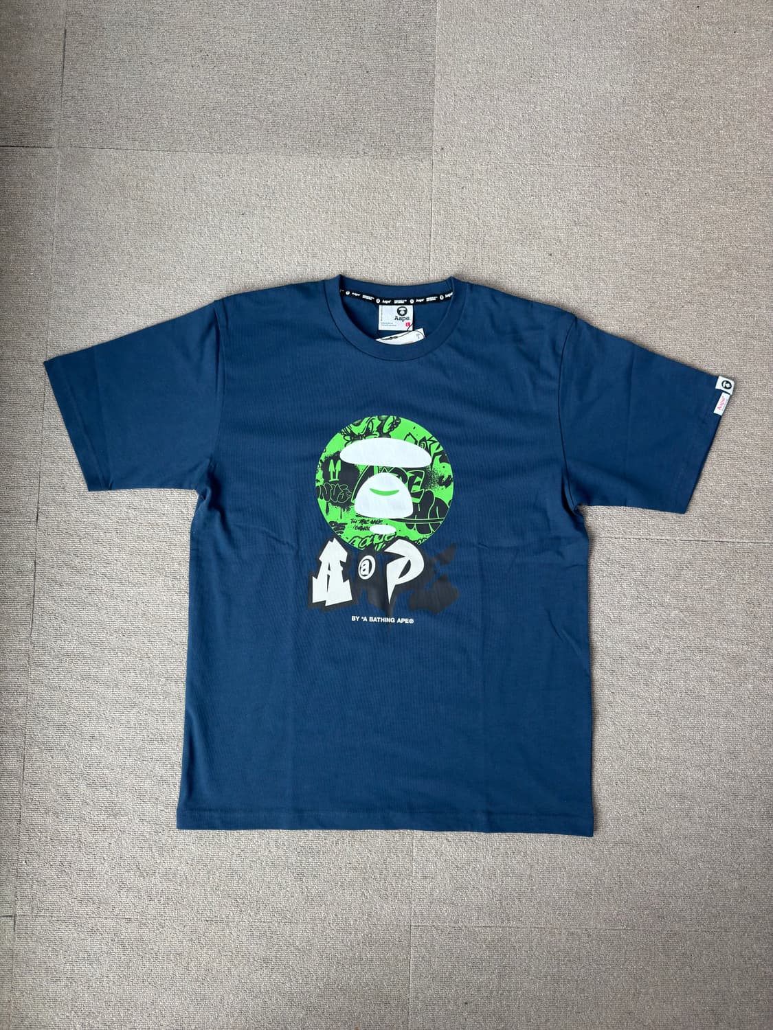 Aape 그래피티 로고 티셔츠 새제품 상품이미지1