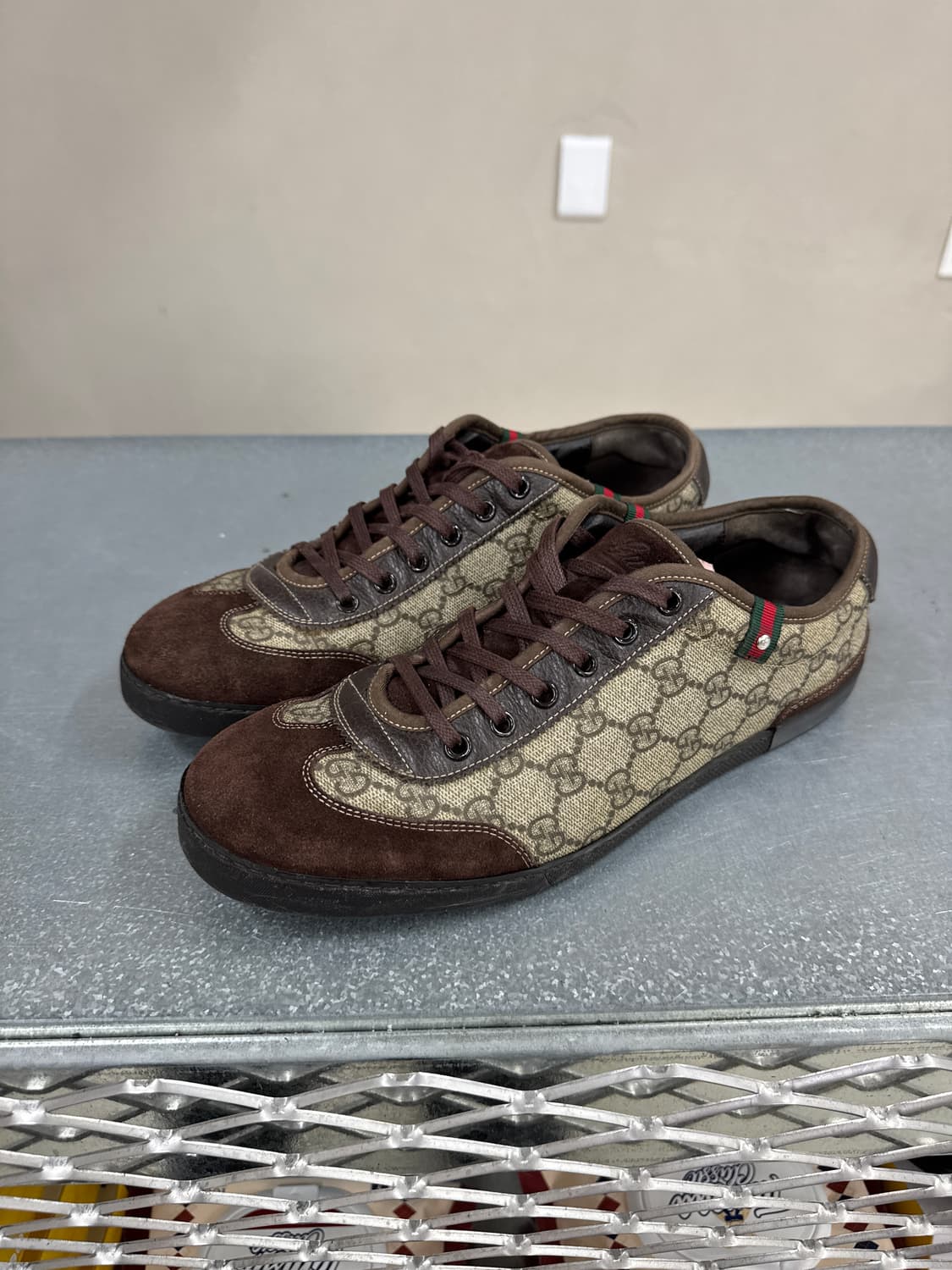 구찌 브라운 로고 스니커즈 8.5 상품이미지2