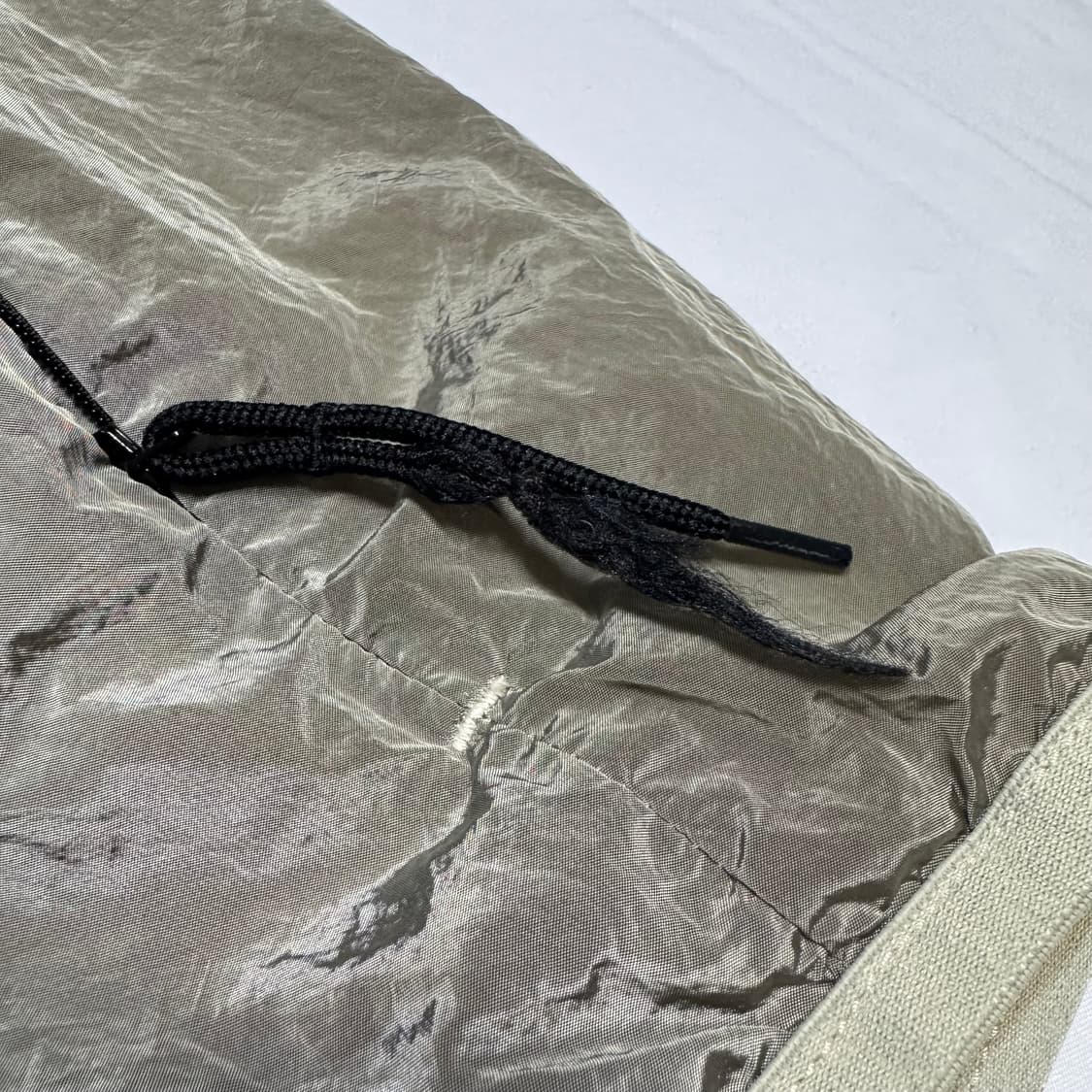 [L] 18FW 스톤아일랜드 나일론메탈 오버셔츠 베이지 상품이미지4