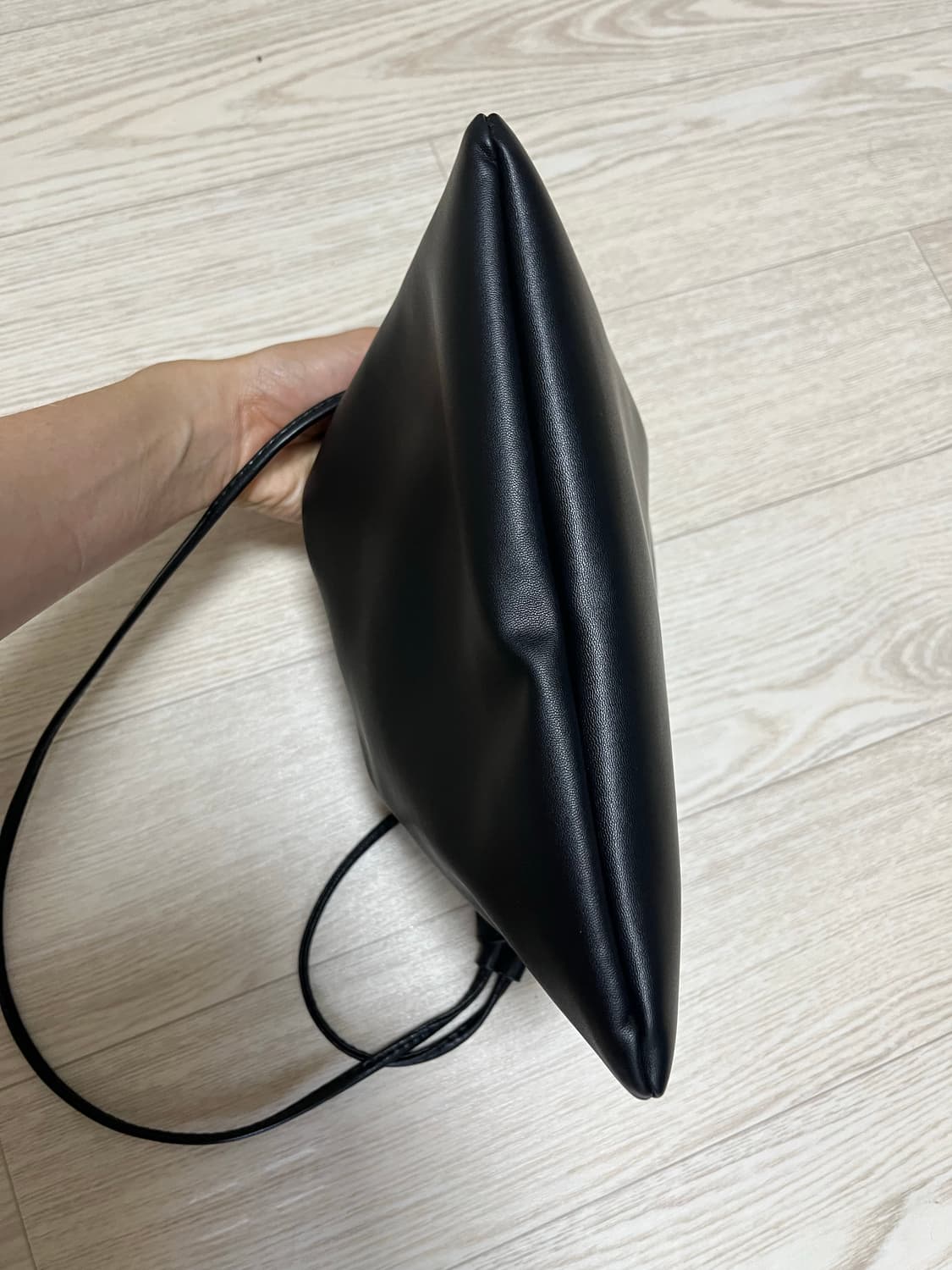 낫띵리튼 넬라스트랩백 블랙 라지 상품이미지6
