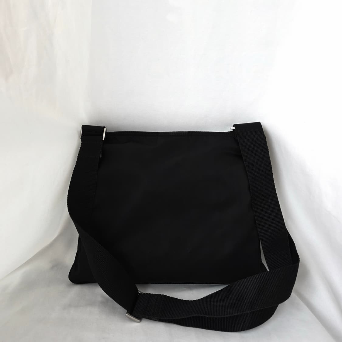 [정품 PRADA] 프라다 포코노 나일론 크로스백 라지 남녀공용 상품이미지3