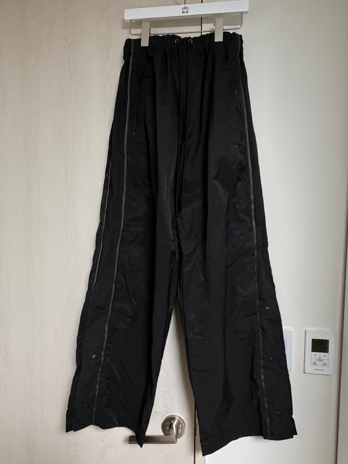 3) 폴리테루 1011 나일론 트랙 팬츠 트리플 블랙 상품이미지1