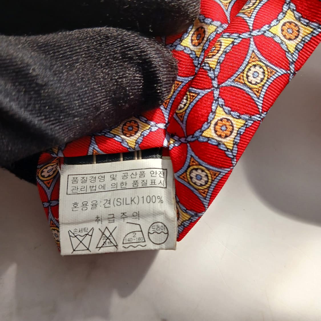 던힐 실크 레드 지오메트릭 넥타이 9.3cm A등급 A18520
 상품이미지10