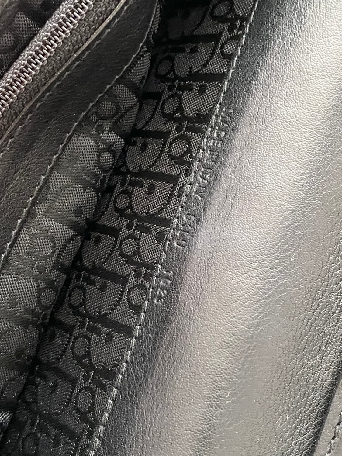 [크리스찬디올] 빈티지 (정품) 디올 빈티지 스타 참 D링 레더 장지갑 상품이미지4